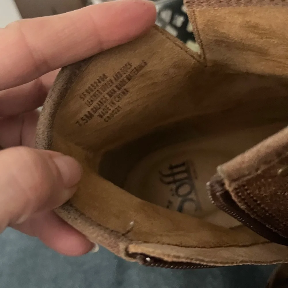 SOFFT Women’s Distressed Leather Boots Size 7.5 - Picture 8 of 9